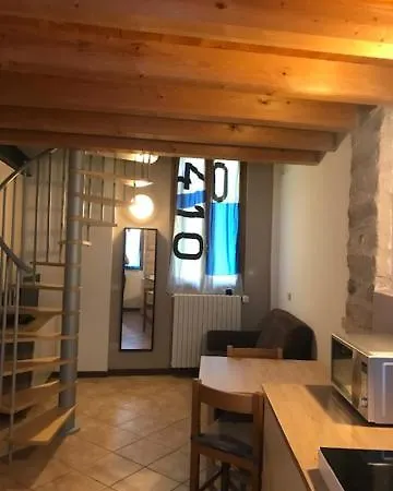 Chicco Di Senape アパート *